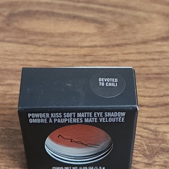 MAC Eyeshadow Devoted to Chili NWT - Picture 2 of 3